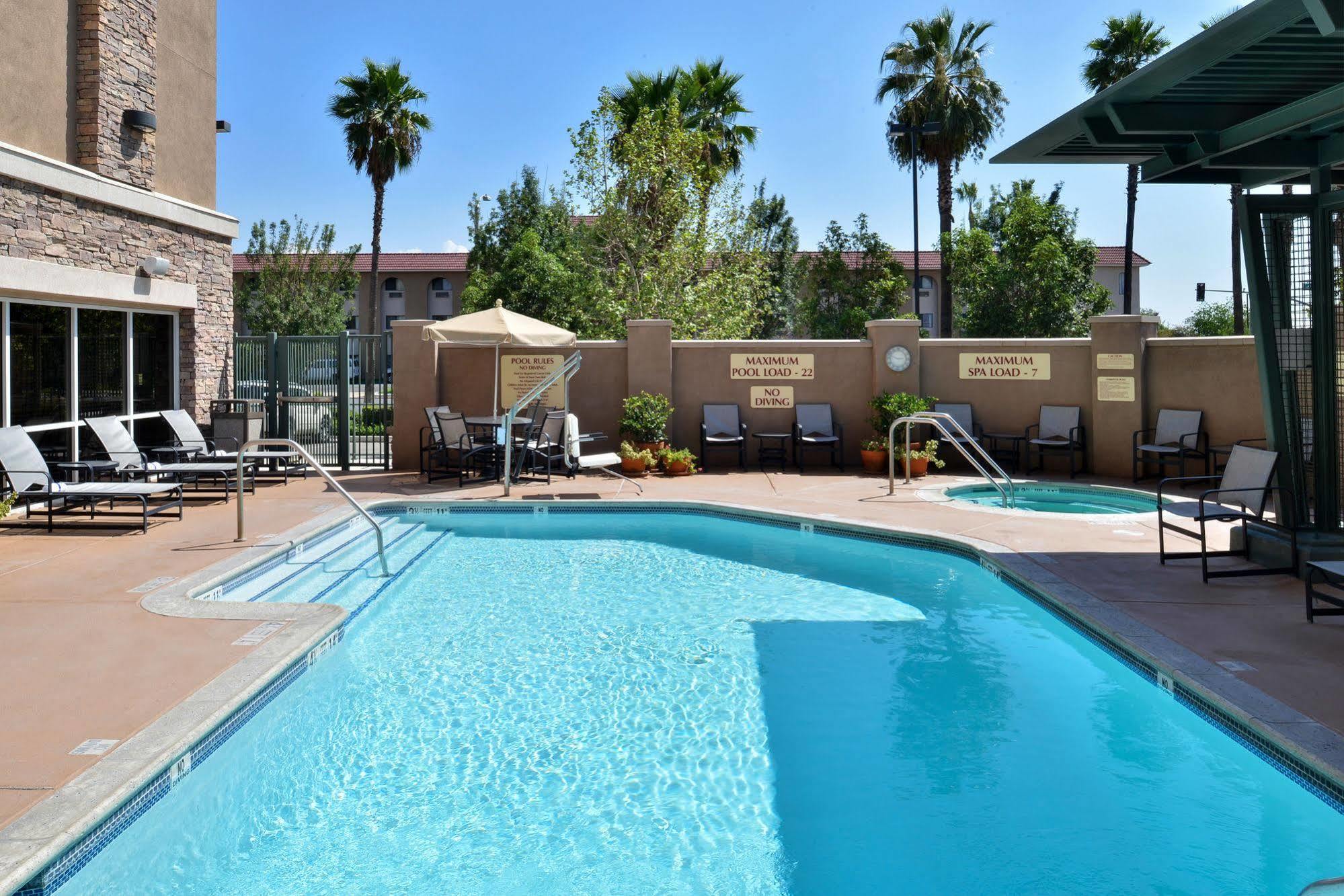 Comfort Suites Ontario Airport Convention Center Экстерьер фото