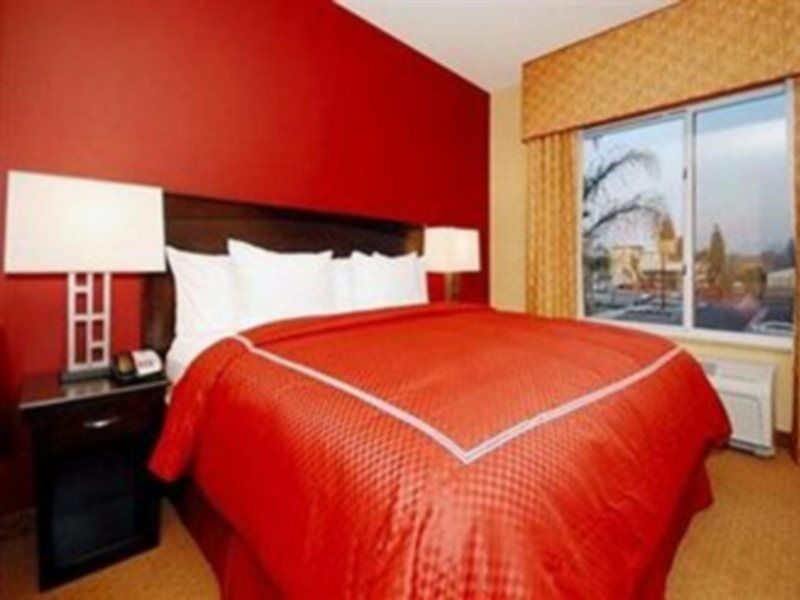 Comfort Suites Ontario Airport Convention Center Экстерьер фото